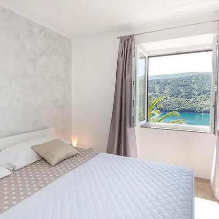 Apartments Alenka By The Sea Labin  Exterior photo