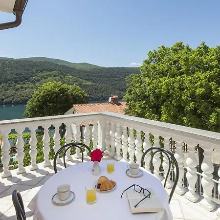 Apartments Alenka By The Sea Labin  Exterior photo