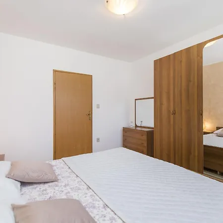 Apartments Alenka By The Sea Labin  Exterior photo