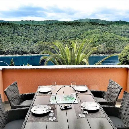 Apartments Alenka By The Sea Labin  Exterior photo
