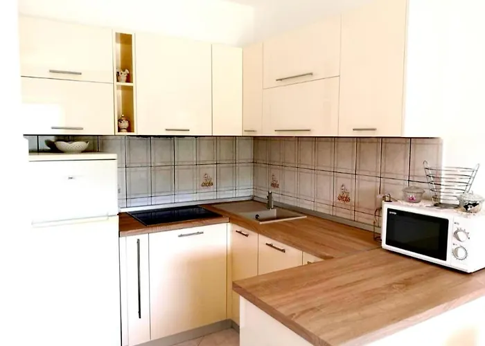 Apartments Alenka By The Sea