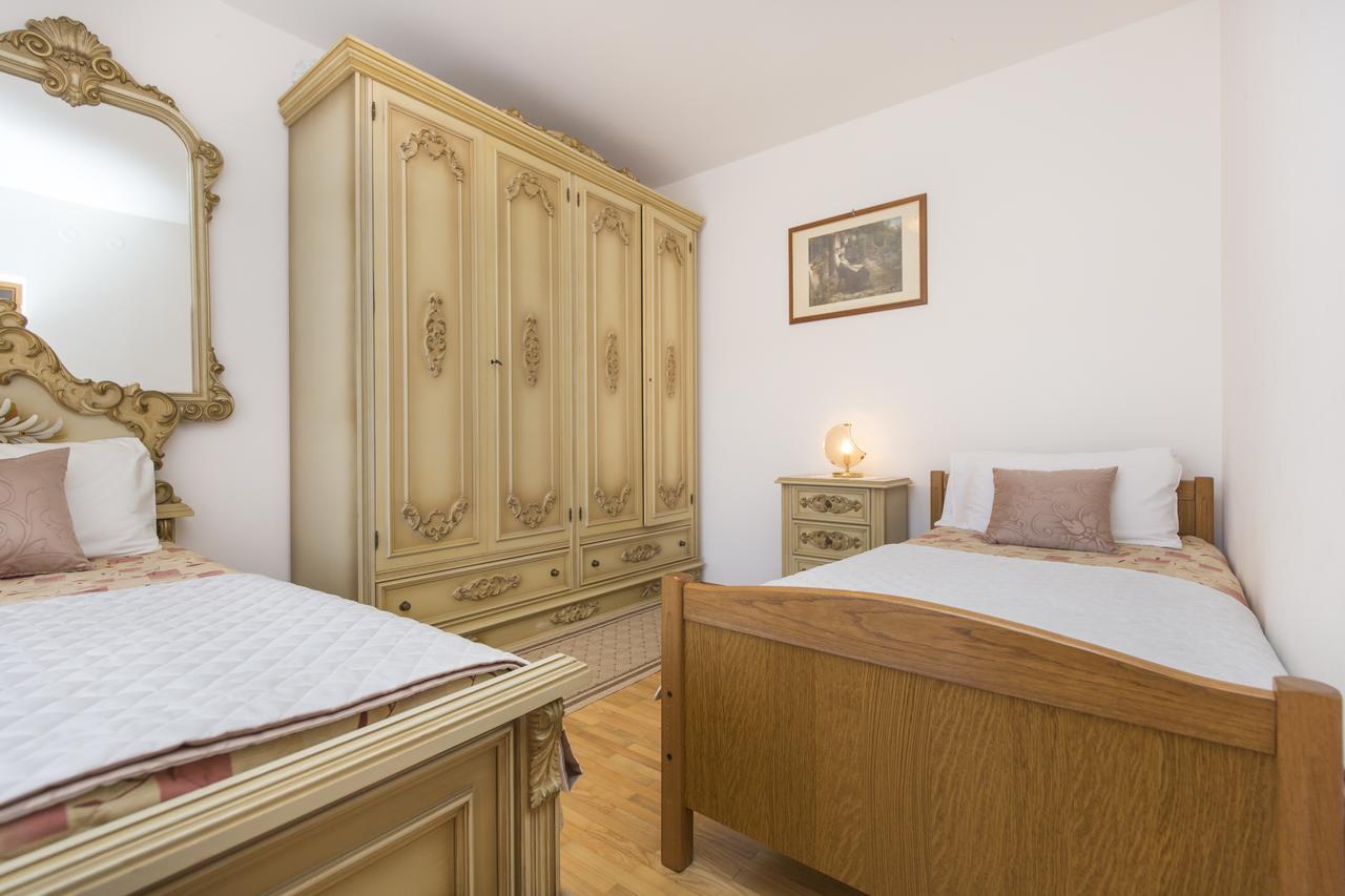 Alenka By The Sea Apartament *
